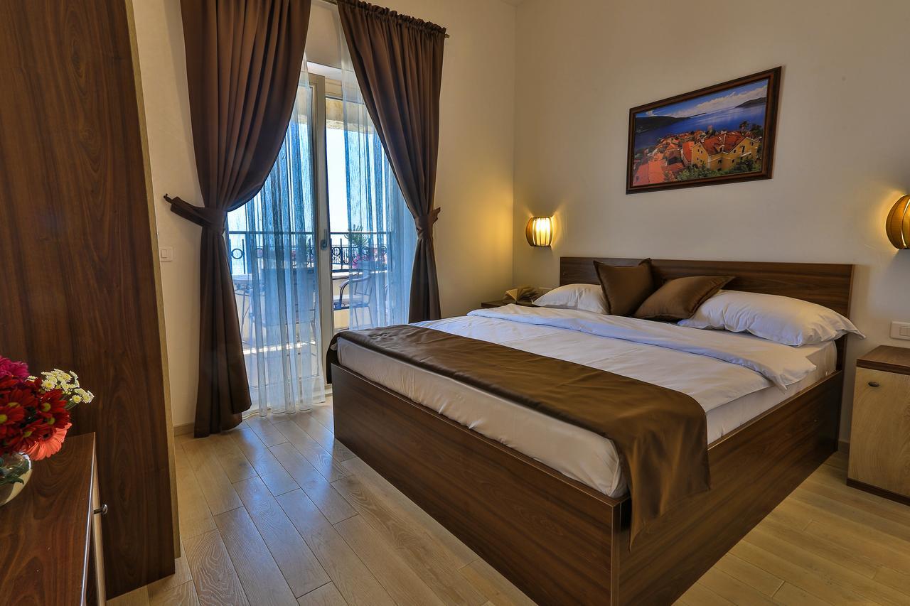 Sunny Villa Jasmine Светі-Стефан Екстер'єр фото